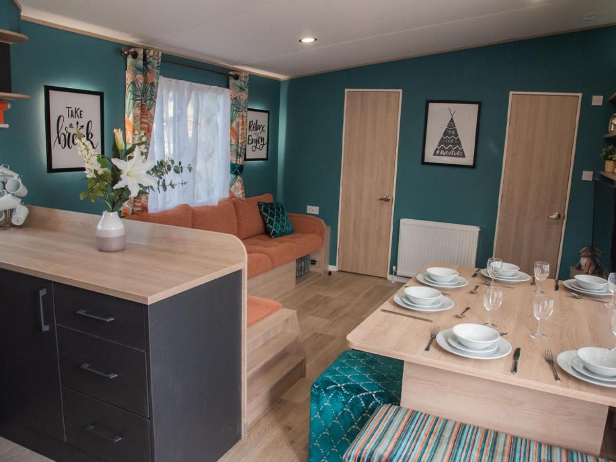 Whitecliff Bay Holiday Park Bembridge Esterno foto