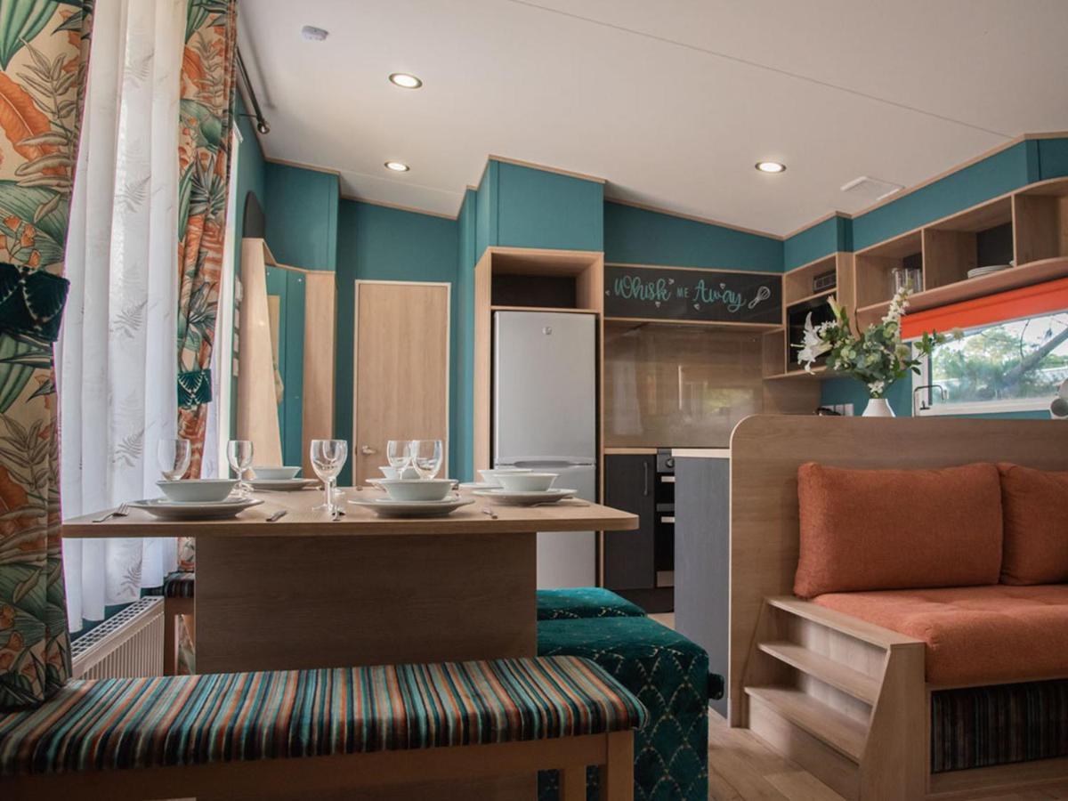 Whitecliff Bay Holiday Park Bembridge Esterno foto