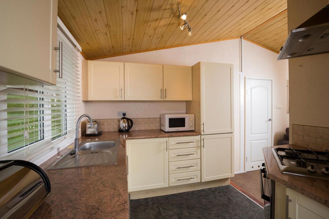 Whitecliff Bay Holiday Park Bembridge Esterno foto