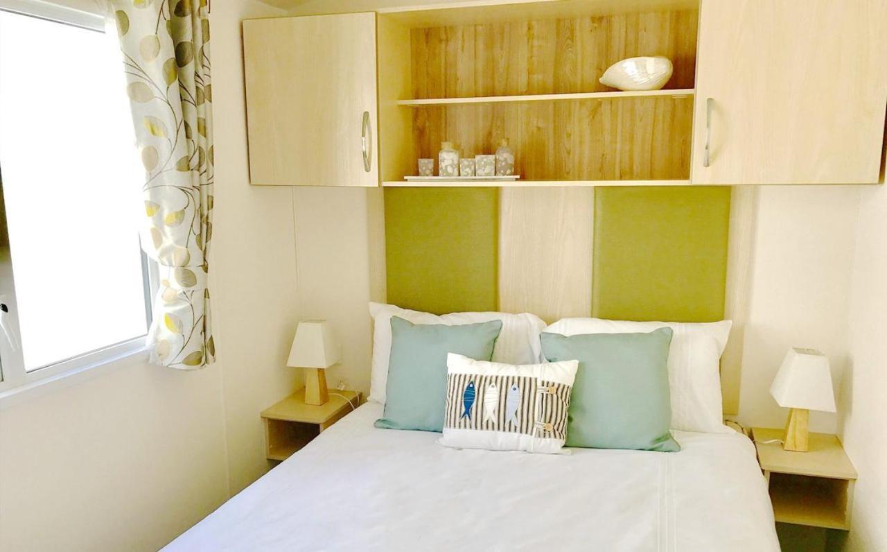 Whitecliff Bay Holiday Park Bembridge Esterno foto