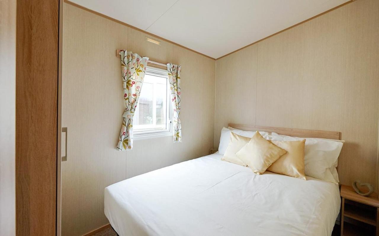 Whitecliff Bay Holiday Park Bembridge Esterno foto
