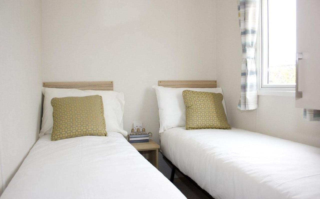 Whitecliff Bay Holiday Park Bembridge Esterno foto