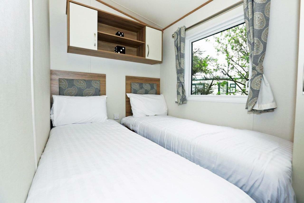 Whitecliff Bay Holiday Park Bembridge Esterno foto