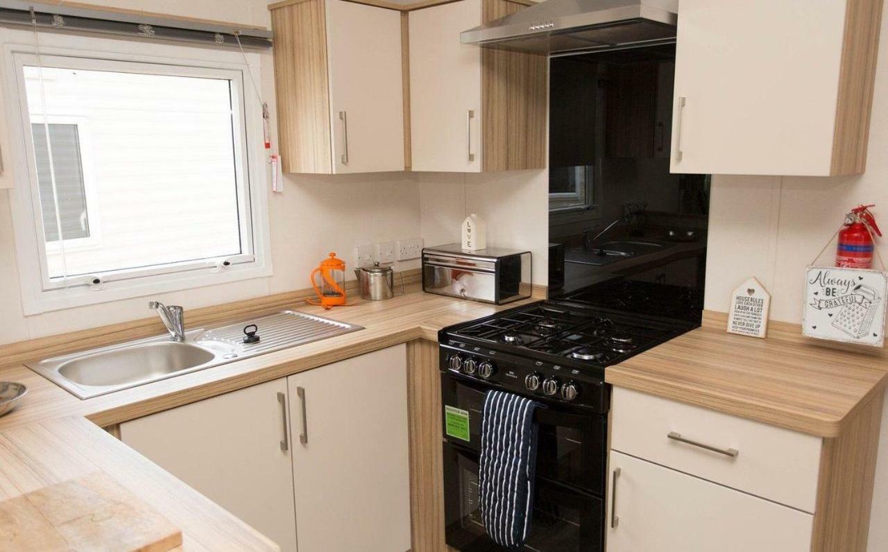 Whitecliff Bay Holiday Park Bembridge Esterno foto